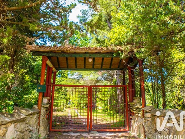 Casa con 9 locali in vendita in Via Monte Conero, Ancona