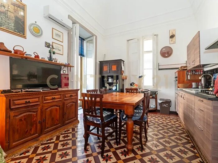 Appartamento con 6 locali in vendita in Via Antonio Santangelo Fulci, Catania