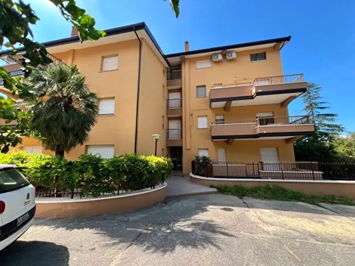 Appartamento con 5 locali in vendita in Viale Senatore Parodi, Vibo Valentia