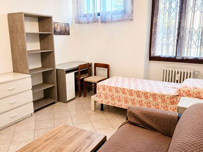 Appartamento trilocale in affitto in Via Rutilia, Ripamonti Fondazione Prada, Milano