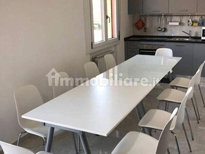 Appartamento con 5 locali in affitto in Neighbourhood Ronchi, Ronchi Poveromo, Massa