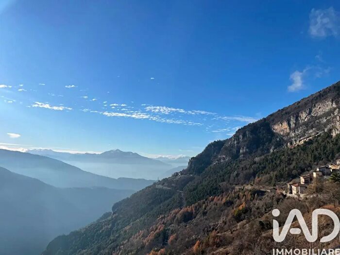 Casa con 6 locali in vendita in Frazione Dieneri, Terragnolo