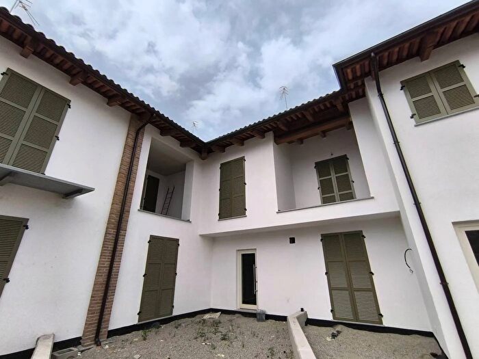 Casa con 5 locali in vendita in Rocca De Baldi
