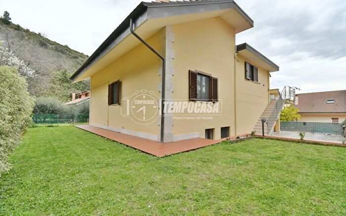 Casa con 7 locali in vendita in Via Domenico Cimarosa, Ascoli Piceno