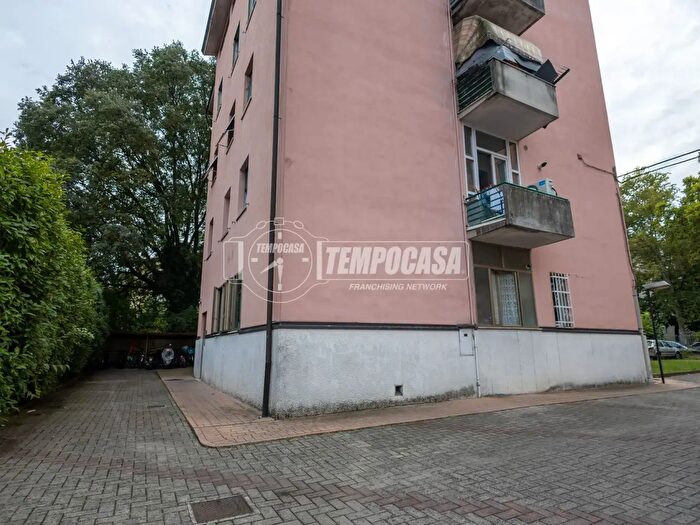 Appartamento trilocale in vendita in Viale Piave, Reggio Emilia