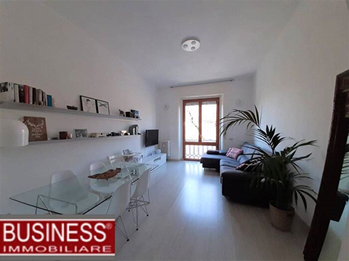 Appartamento trilocale in affitto in via Bergognone, Solari, Milano