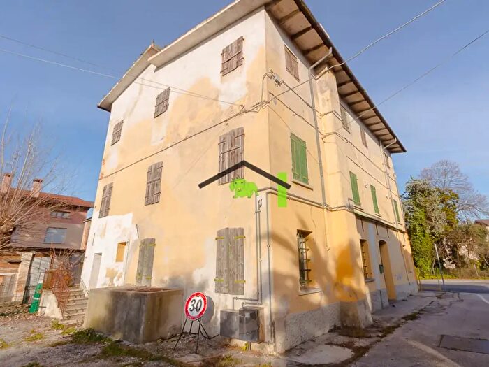 Appartamento con 10 locali in vendita in Piazza Marconi, Pramaggiore
