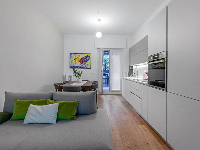 Appartamento trilocale in affitto in Via Cenisio, Cenisio, Milano