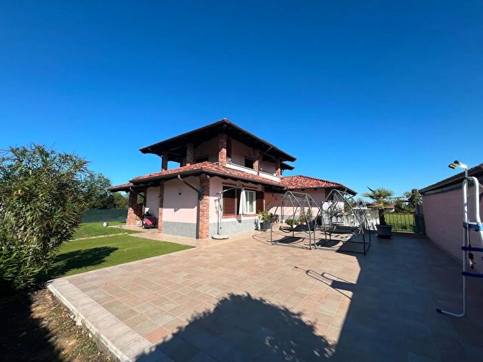 Casa con 7 locali in vendita in Via ai Colli, Barbania