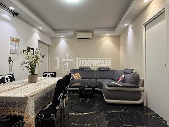 Appartamento quadrilocale in vendita in Via Pietro Andrea Saccardo, Milano