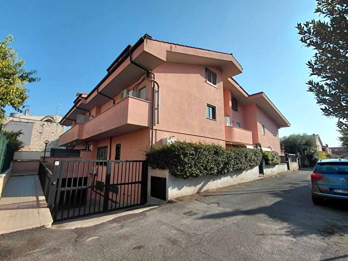 Appartamento quadrilocale in vendita in Via Vincenzo Borelli, Guidonia Montecelio