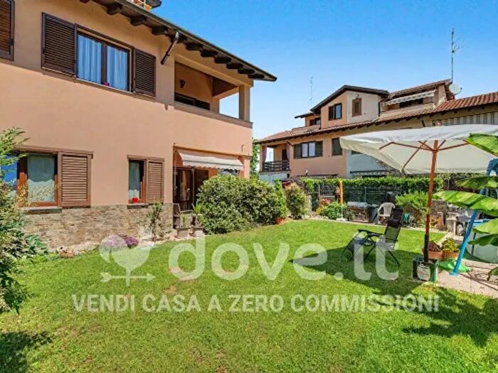 Casa con 5 locali in vendita in Via Alessandro Manzoni, Locate Varesino