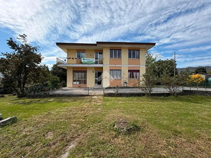 Casa quadrilocale in vendita in Via Pio X, Schio