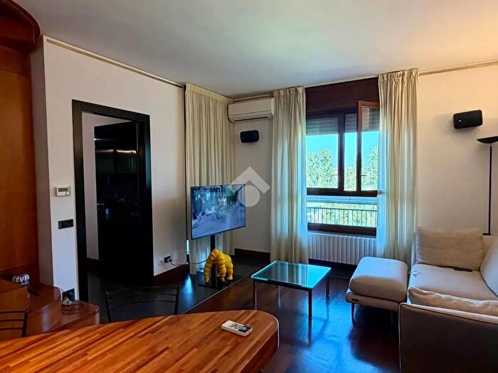 Appartamento quadrilocale in vendita in Via Giuseppe Garibaldi, Buccinasco