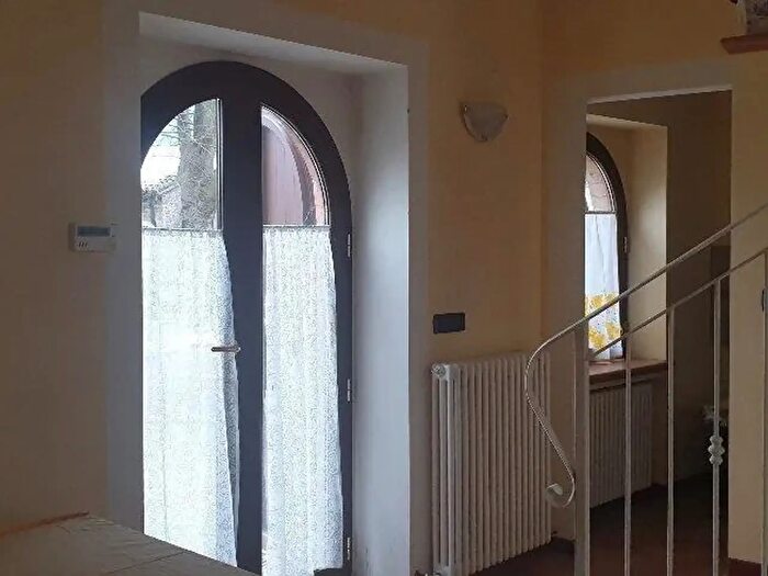 Appartamento bilocale in affitto in Varano De Melegari