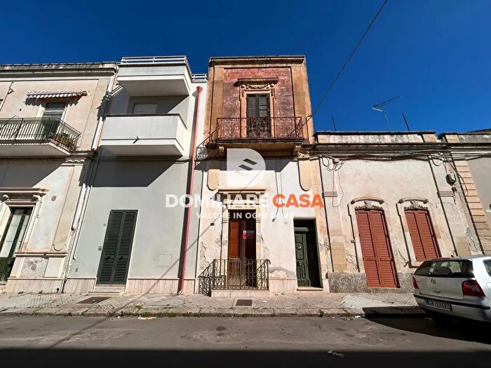 Casa con 5 locali in vendita in Via Giacomo Matteotti, San Cesario Di Lecce
