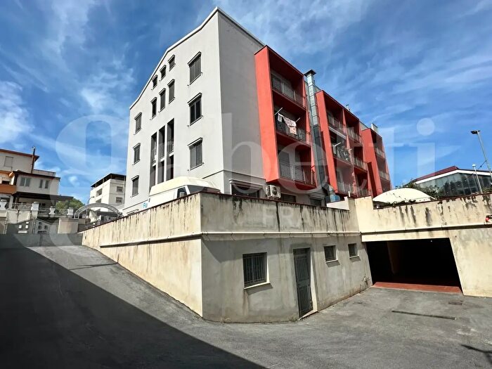 Appartamento con 5 locali in vendita in Via Amendola Angolo Via Salvatore Cattafi, Barcellona Pozzo Di Gotto