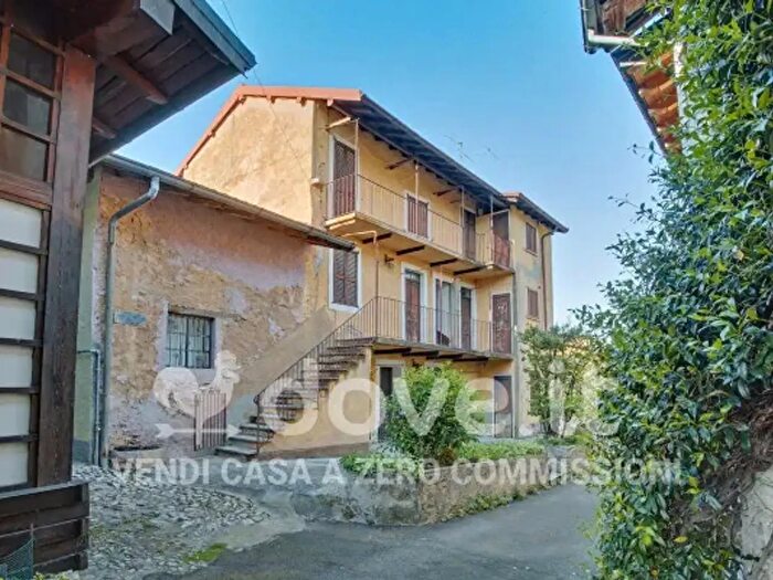 Casa con 5 locali in vendita in Via Somisso, Laveno Mombello