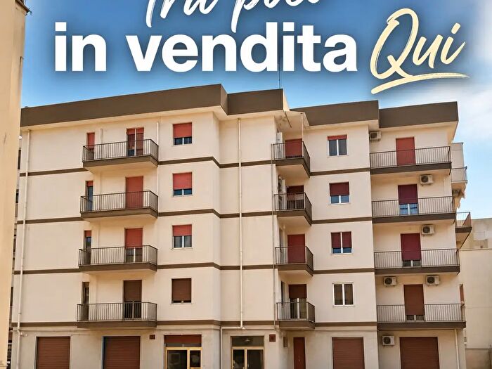 Appartamento con 5 locali in vendita in Via Alcibiade, Siracusa