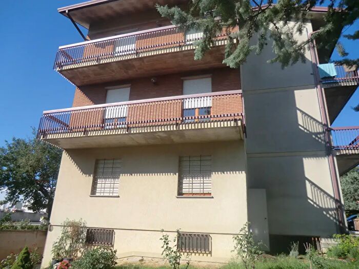 Appartamento con 8 locali in vendita in Massa Martana