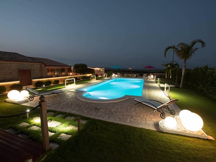 Casa con 6 locali in affitto in contrada cancaleo, Ispica