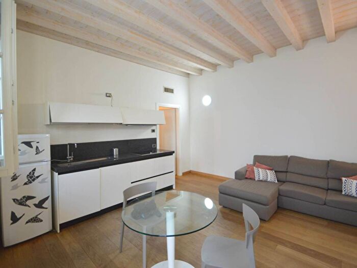 Appartamento bilocale in affitto in Via Porta Nuova, Centro Storico, Pavia