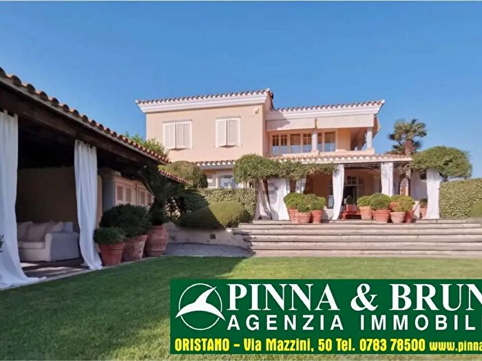 Appartamento con 12 locali in vendita in Via Mazzini, Oristano