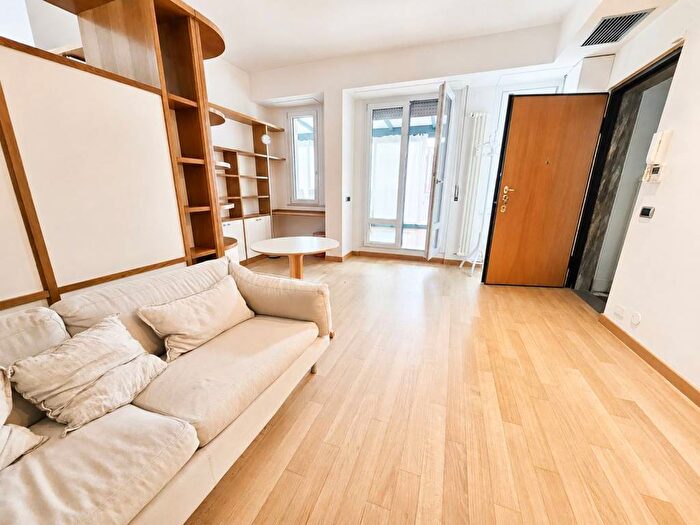 Appartamento bilocale in affitto in Via Gaetano Previati, Amendola Buonarroti, Milano