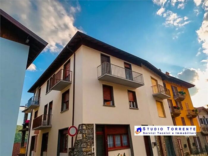 Appartamento quadrilocale in vendita in Via Monte Fiori, Esino Lario