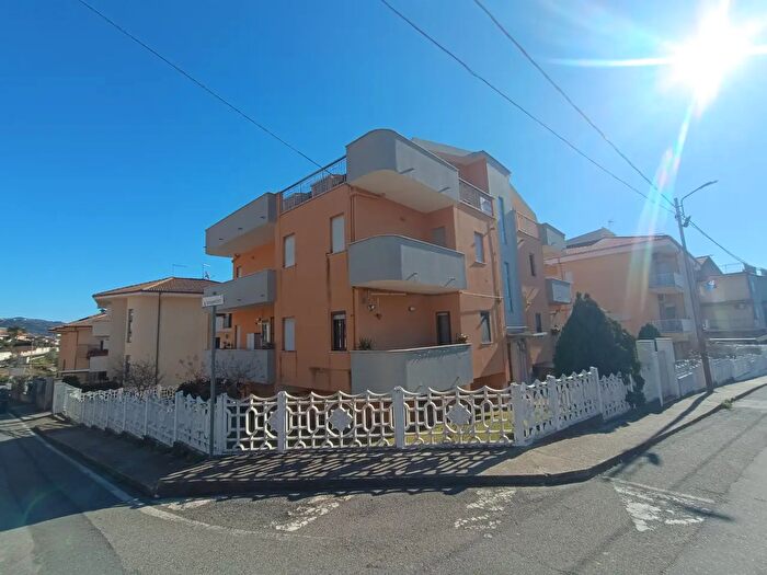 Appartamento trilocale in vendita in Via Palmiro Togliatti, Pianopoli