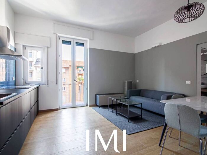 Appartamento trilocale in affitto in Viale Papiniano, Solari, Milano