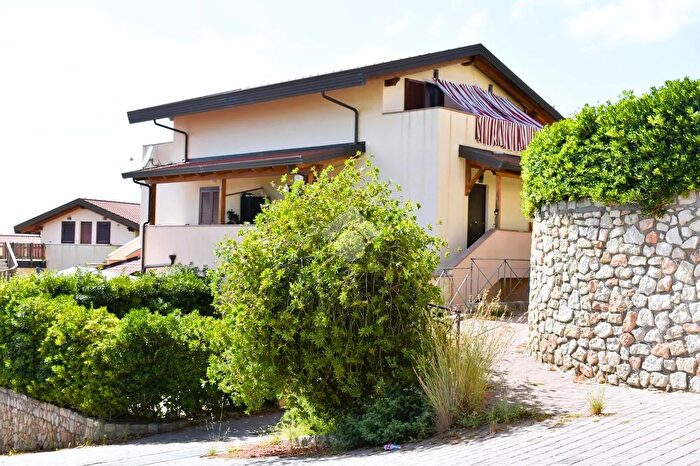 Appartamento trilocale in vendita in Contrada Sciolle, San Lucido