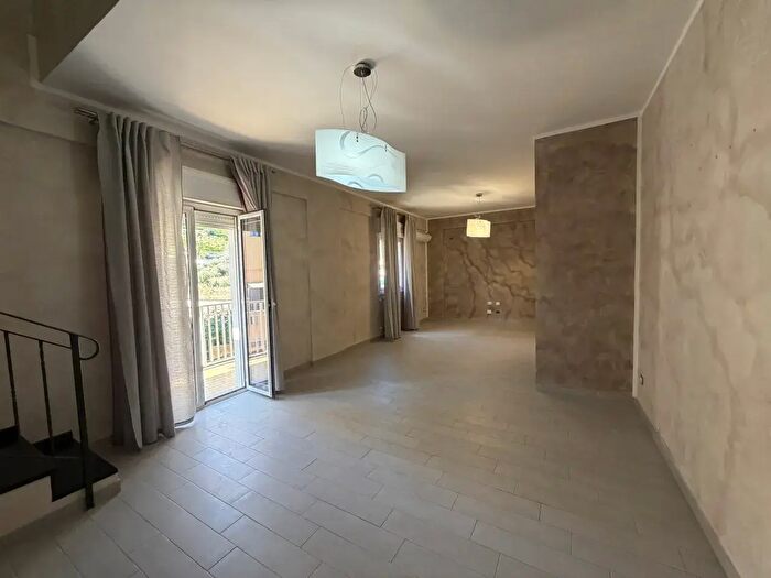 Appartamento quadrilocale in vendita in Via Ciaculli, Palermo