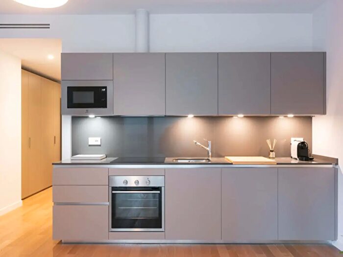 Appartamento monolocale in affitto in Via Principe Eugenio, Milano