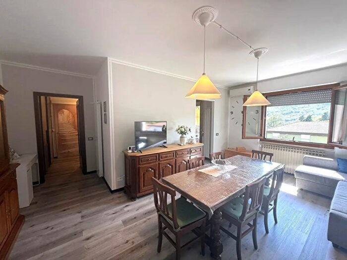 Appartamento con 5 locali in vendita in Villafranca In Lunigiana