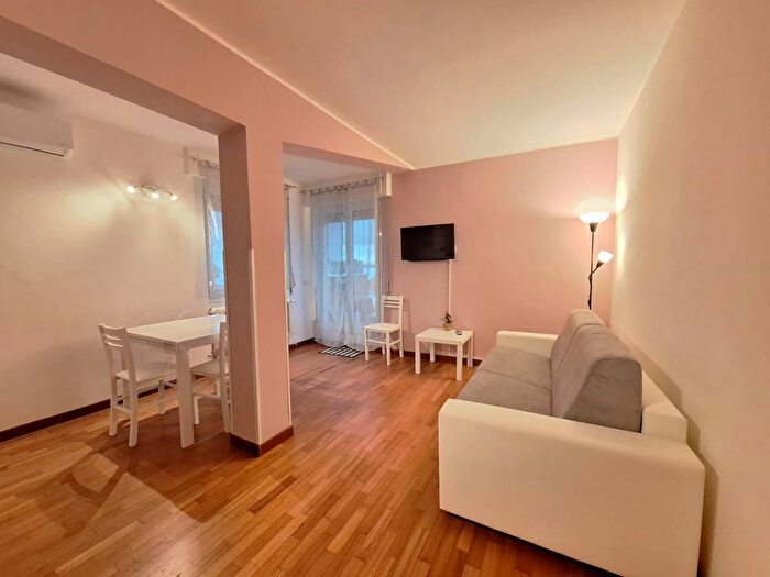 Appartamento bilocale in affitto in Piazza Sante Bargellini, Monti Tiburtini, Roma