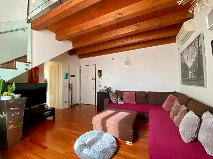 Appartamento trilocale in vendita in Via Via Santo Stefano, Albignasego