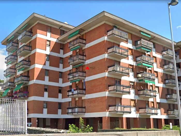 Appartamento trilocale in vendita in Via Roma, Aosta