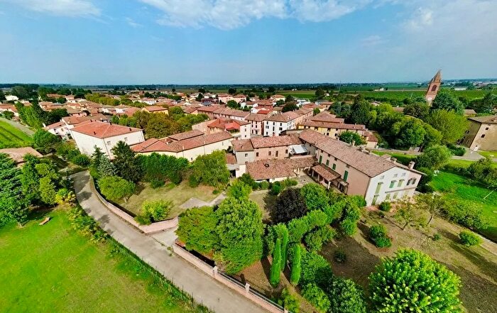 Casa in vendita in Via Formica Bubano, Mordano