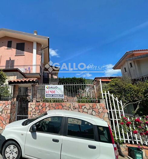 Appartamento trilocale in vendita in Via Enrico Granato San Fili, San Fili