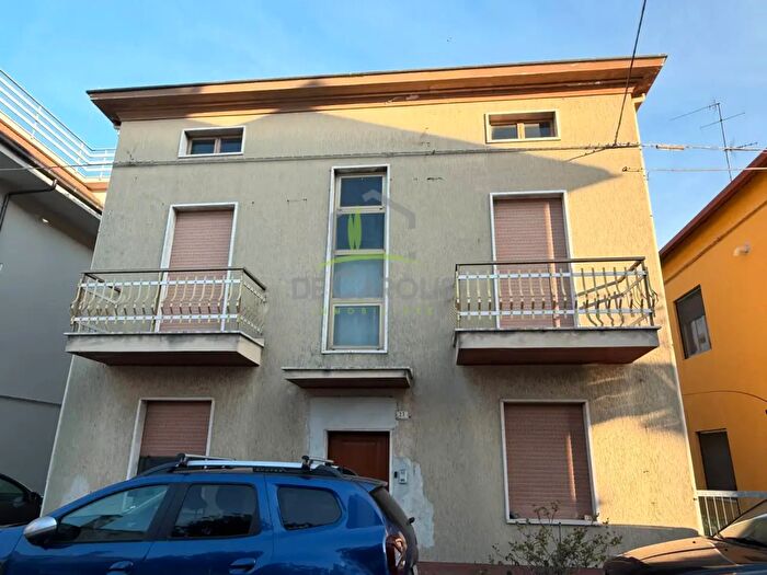 Casa con 11 locali in vendita in Via della Pizzarda, San Benedetto Del Tronto