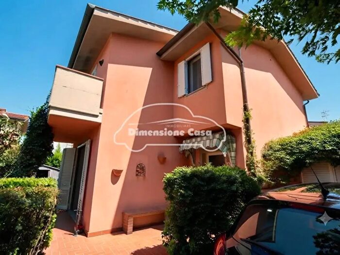 Casa con 6 locali in vendita in di Tempagnano, Lucca