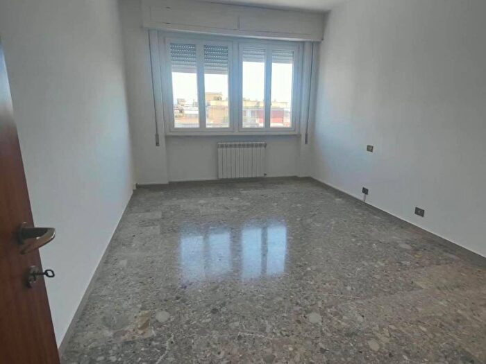 Appartamento con 5 locali in affitto in Ruga Alfio Maggiani, Marina di Carrara, Carrara