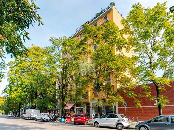 Appartamento trilocale in vendita in Via Mario Morgantini, Milano