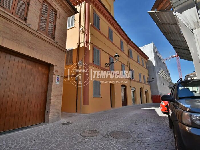 Appartamento trilocale in vendita in Via Guglielmo Oberdan, Tolentino