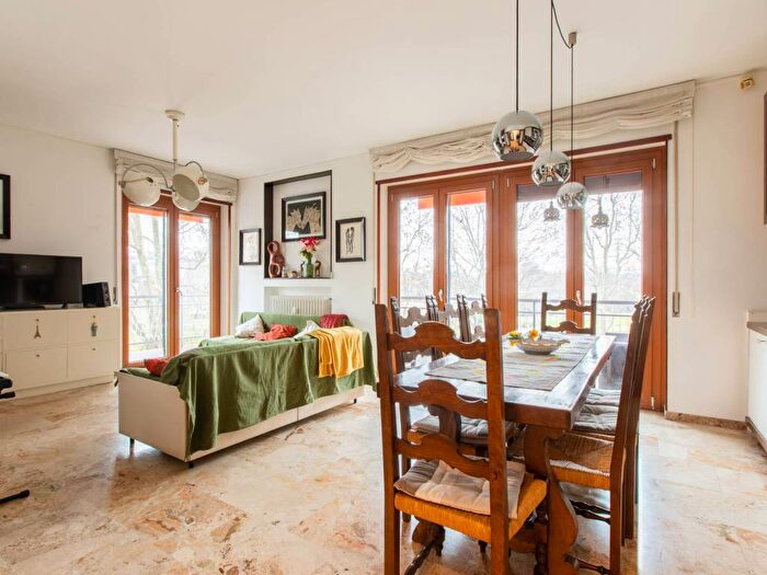 Appartamento con 5 locali in affitto in Via Ippodromo, Gallaratese, Milano