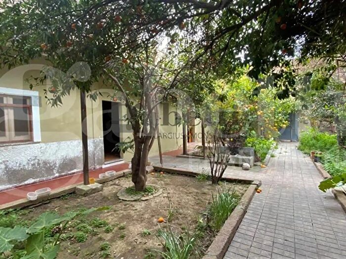 Casa con 6 locali in vendita in Via Governolo Snc, Selargius