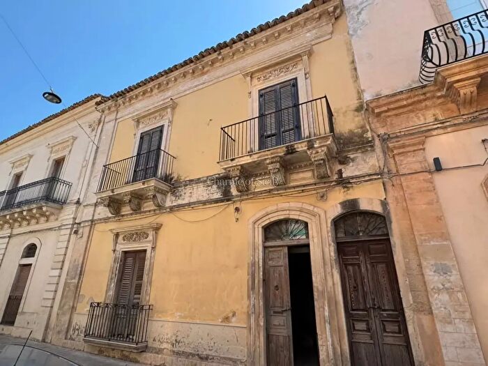Casa con 7 locali in vendita in Via Giacomo Matteotti, Santa Croce Camerina