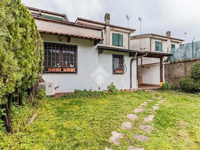 Casa quadrilocale in vendita in Via Salvatore Quasimodo, Campagnano Di Roma