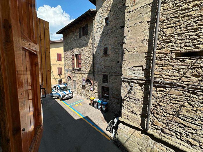 Appartamento con 5 locali in vendita in Via Santanna, Castiglione Dei Pepoli